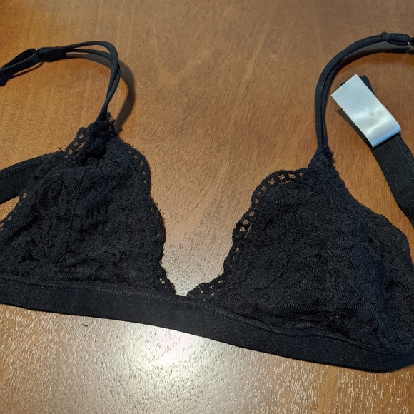2 lace bralettes - Picture 4 of 7